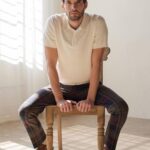 Ben Barnes Instagram - New article and photos in @1883magazine 📝 @sydneybolen 📸 @mallorymturner 👕 @sky_is_dlimit 💇🏻 @mmmyyaaaa Production @kelseyjbarnes