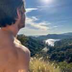 Ben Barnes Instagram – My favourite place…

1. ☀️🌲
2. 📷🌁 
3. 🦁🌾
4. 🏃🏻🎧 Neverland