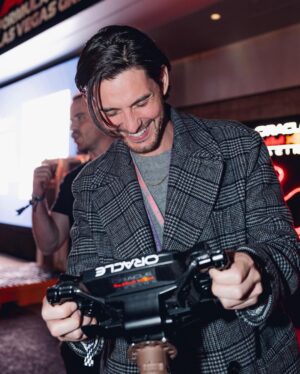 Ben Barnes Instagram - Thank you so much for the invite to the @f1lasvegas 

What a treat! 🏁🏎️💥

@heineken_us 
#HeinekenPartner
📷: @thvddeus @race.service @f1 #f1