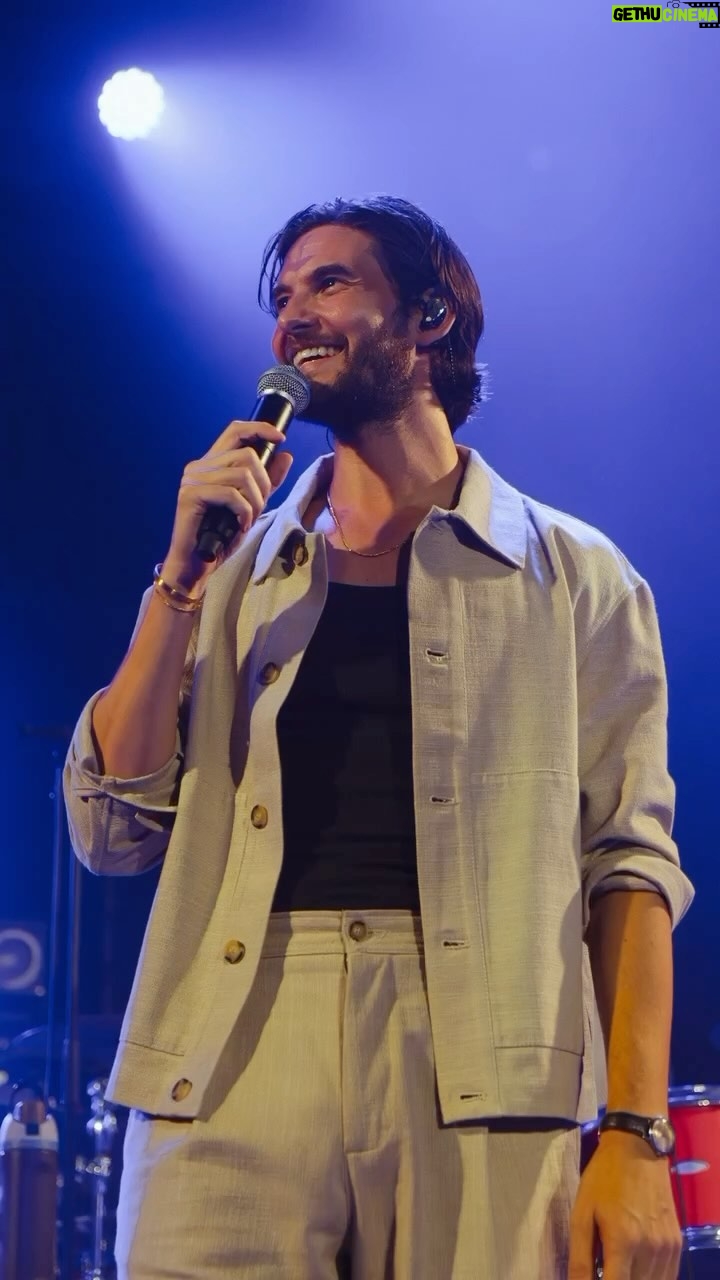 Ben Barnes Instagram - I went on tour and everyone who played with me, took photos, mixed sound, drove a van or made tea… every person who came to see a show, sang along, danced and screamed brought their whole selves to it. I have rarely felt more like I was in the right place in my life. My heart was full. I miss it already and I miss you! 💓