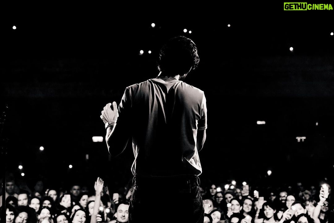 Ben Barnes Instagram - London shows were so incredible. Honestly, some of the greatest nights of my life; to share these songs in my hometown in front of everyone I love and to be joined on stage by my dad (see pic 5!) I felt entirely overwhelmed by all your love, support, singing and screaming! ‘You are beloved… so be loved!’ iykyk 💓 📸 : @yascowan Islington Assembly Hall