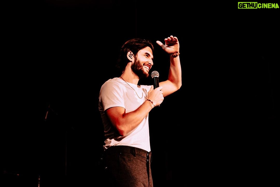 Ben Barnes Instagram - London shows were so incredible. Honestly, some of the greatest nights of my life; to share these songs in my hometown in front of everyone I love and to be joined on stage by my dad (see pic 5!) I felt entirely overwhelmed by all your love, support, singing and screaming! ‘You are beloved… so be loved!’ iykyk 💓 📸 : @yascowan Islington Assembly Hall