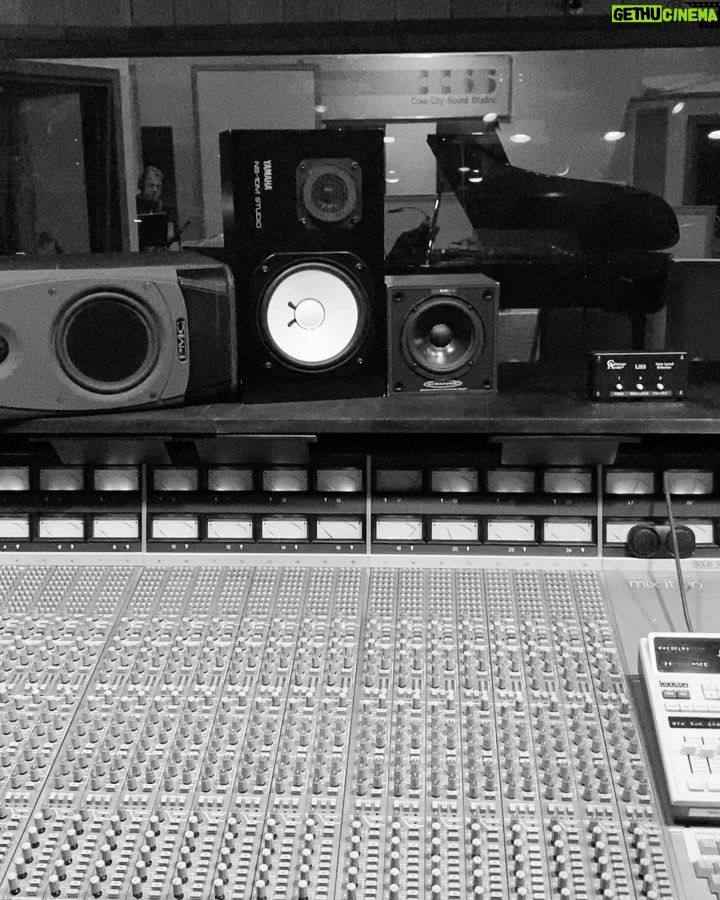 Ben Platt Instagram - shoutout to #RichieCannata for ripping this ‘happy to be sad’ sax solo in one take 🎷🥲