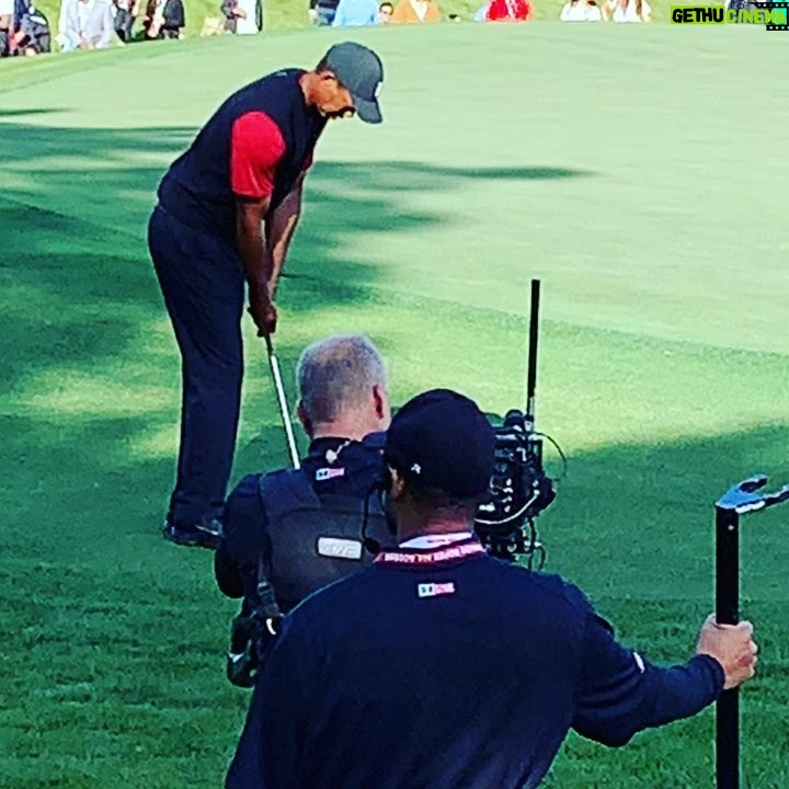 Ben Stiller Instagram - The pressure is building here at #thematch. First time ever at a golf event. These guys are very good. @quicksliders and @mattlevs seem confident they can do better.