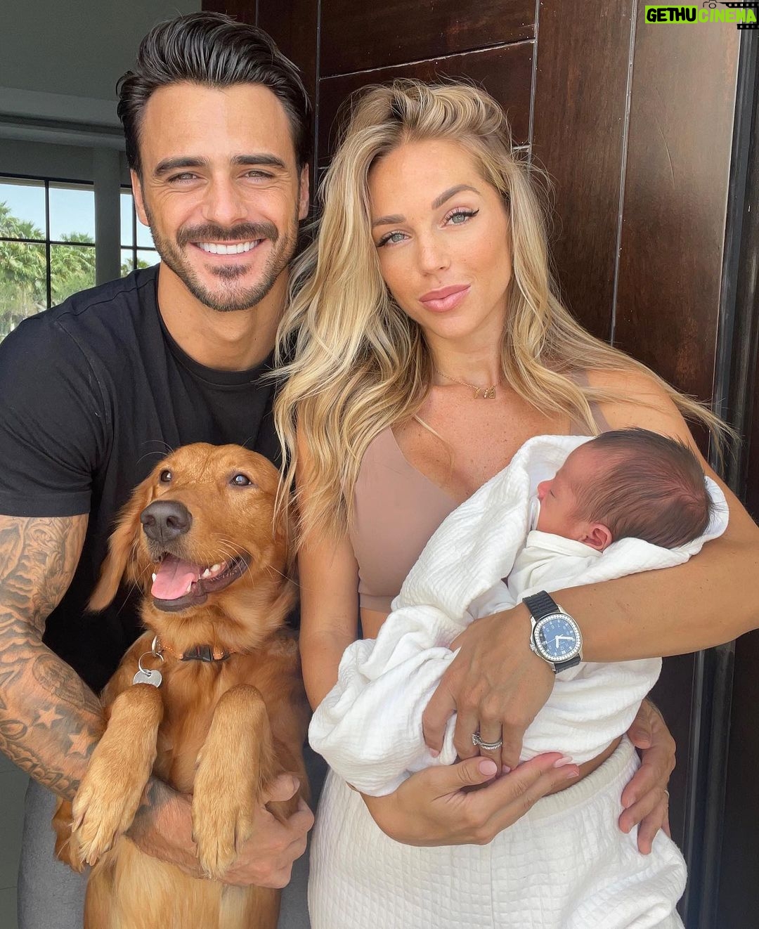 Benjamin Samat Instagram - La Famille SAMAT s’agrandît 🥹🤍 2022-2021 👶🏻 Welcome ANDREA 👶🏻 Emirate of Dubai