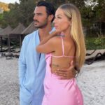 Benjamin Samat Instagram - Dernieres Vacances en Amoureux 💞 Bientôt nous serons 3 🙏🏼👶🏻 Plage de Santa-Giulia