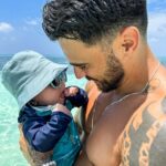 Benjamin Samat Instagram - Moment de pur bonheur aux Maldives ❤️🌴 Papa comblé 🥹 Ayada Maldives