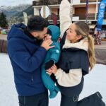 Benjamin Samat Instagram - Petit séjour au ski en quelques images avec les premiers pas d’Andrea sur la neige ❤️⛷️❄️ Serre Chevalier (montagne)