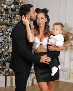 Benjamin Samat Instagram - Joyeux Noël à Tous ♥️🎅🏼✨