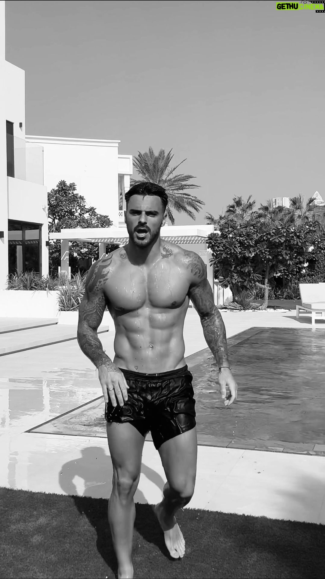 Benjamin Samat Instagram - Quand j’expliquerai à Andrea « Et c’est comme ça que j’ai débarqué dans la vie de maman » Dubai, United Arab Emirates