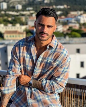 Benjamin Samat Instagram - ENFINNN Benji Brun is back 🙋🏻‍♂️ Merci @jeremysamatcoiffure ❤️