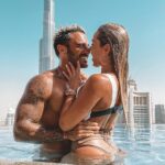 Benjamin Samat Instagram - Ce soir ma princesse me rejoint dans les Marseillais sur @w9officiel C’est peut-être pas grand chose à vos yeux, mais pour moi c’était une énorme preuve d’amour, après avoir arrêté la TV réalité depuis 3 ans elle vient me voir dans ma famille des Marseillais ☺️❤️ Et c’était pas gagné au début 😅❤️ Dubai, United Arab Emirates
