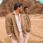Benjamin Samat Instagram - Voyage inoubliable en Saudi ! - On repartira de ce pays avec de sublimes souvenirs, Saudi… nous reviendrons ❤️🇸🇦 @visitsaudi @experiencealula #visitsaudi #experiencealula AlUla, Saudi Arabia