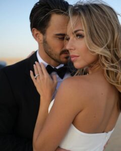 Benjamin Samat Instagram - Officiellement Mr & Mrs SAMAT 👰🏼🤵🏻‍♂️💍❤️ 3 fevrier 2022 : Aujourd’hui a eu lieu notre Mariage Civil a l’ambassade 🇫🇷 de Dubai 🇦🇪Accompagnés de nos temoins, nous nous sommes dis : OUI je le veux !! 😍💍 Bien entendu… on compte Preparer, Organiser et Celebrer notre Mariage en France avec nos familles et nos amis !! 👰🏼🤵🏻‍♂️🥂💒 Dubai, United Arab Emiratesدبي