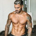 Benjamin Samat Instagram - 2021 Ma plus belle année, je suis l’homme le plus heureux du monde ❤️ Vivement 2022 … 🥰🥰 Marseille, France