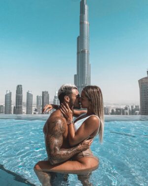 Benjamin Samat Instagram - 2021 Ma plus belle année, je suis l’homme le plus heureux du monde ❤️ Vivement 2022 … 🥰🥰