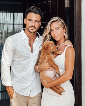 Benjamin Samat Instagram - 2021 Ma plus belle année, je suis l’homme le plus heureux du monde ❤️ Vivement 2022 … 🥰🥰