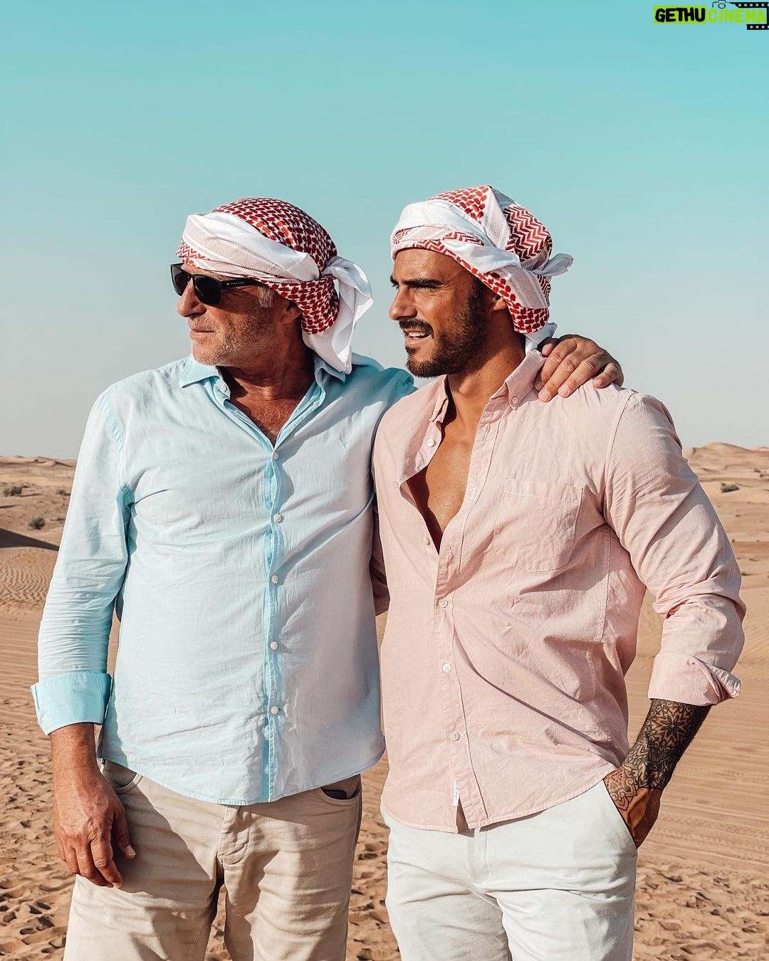 Benjamin Samat Instagram - Merci seigneur d’être le fils de cet homme ❤️ Je t’aime papa @marcsamat Dubai Desert