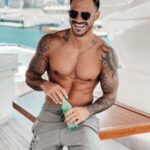 Benjamin Samat Instagram - Journée bateau 🛥 Photo 1 = un homme heureux 🙂 Photo 2 = un homme super heureux 😁 Dubai, United Arab Emirates