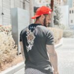 Benjamin Samat Instagram - Vous êtes plutôt casquettes, ou sans-casquette ??? 😎😊 Identifie tes amis qui aiment trop porter des casquettes 😁 I I Tout ceux qui m’envoient des mp depuis des mois pour savoir quelle est la marque des casquettes que je porte tout le temps dans mes stories, il s’agit des casquettes de la marque ETC 🔥 N’hésitez pas à jeter un coup d’oeil à leur insta @casquettesetc 😉 I I Ce sont des casquettes en tissus denim, gabardine, velours, natté de très bonnes qualités ! 👍🏼 Que vous recevez dans un packaging original et réutilisable : panier en bambou 🌸 I I Bénéficiez pendant 48h de -15% avec le code promo : BENJIETC sur le site www.casquettesetc.fr ❤️ #SebJaillard #environnement #casquettes #tissusbio #gots #etc Dubai, United Arab Emirates