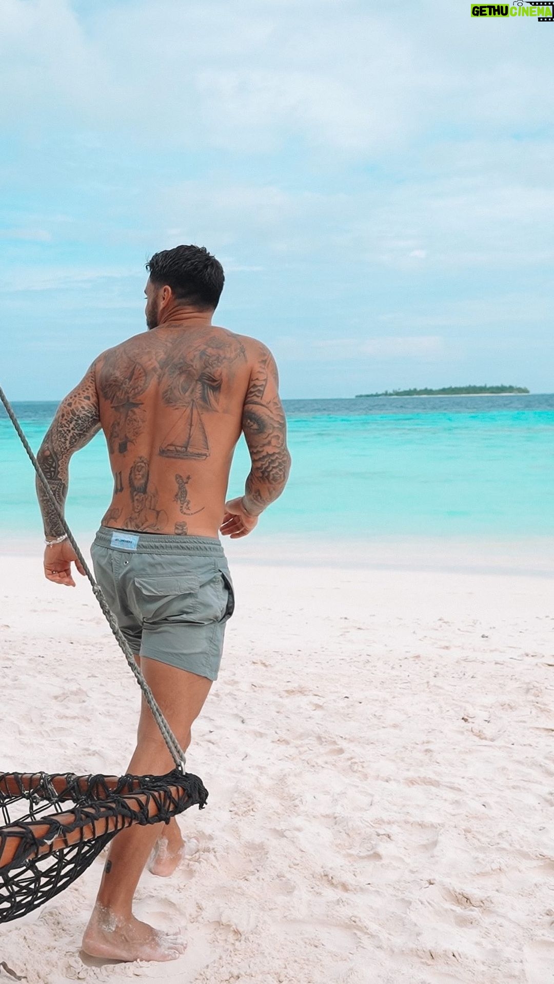 Benjamin Samat Instagram - Paradise Maldives