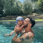Benjamin Samat Instagram - L’amour inconditionnel ❤️ petit moment dans la piscine avec mon mini-moi ☺️ Marseille, France