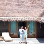 Benjamin Samat Instagram - Petit résumé de nos premières vacances à 3 aux Maldives ❤️🌴👶🏻