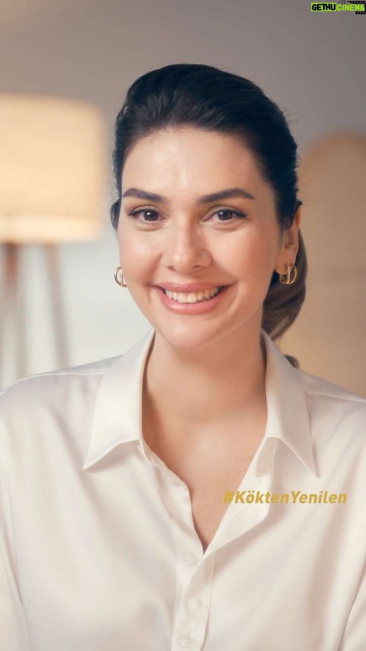 Bergüzar Korel Instagram - Yaş almak sorun değil çünkü @yvesrocherturkiye #antiageglobal hep benimle🌿 #yvesrocher #antiageglobalyvesrocher #işbirliği