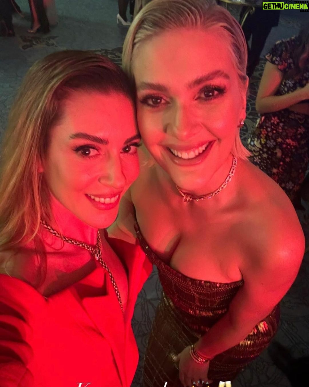 Bergüzar Korel Instagram - 48 hours,beloved friends 🥹🤗🫂