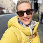 Bergüzar Korel Instagram - Ali fotoğraflarımı çekerse☀️ London, United Kingdom