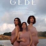 Bergüzar Korel Instagram – Canım okuldaşlarım,canım kadınlar🤍
Sizinle gurur duyuyorum🌸

Üç gerçek hamile kadın, Yerebatan Sarnıcı’nın büyülü atmosferinde doğumlarına az kala, “tam da şimdi sahnede olmanın sırası” diyerek, 7 aylık gebe bedenleriyle meydan okuyan bir performans sergiliyorlar. 
‘Her an doğabilir, her an ölebilirmiş gibi.’ 
Bizi biz yapan peri masallarını sorguluyor, sorgulatıyor ve bu masalların sonunu yeniden yazıyorlar. Hep yeniden doğarak, yeni diller üreterek, kahkahalar
atarak..

‘GEBE’ oyunu 3 Ekim’de prömiyer yapıyor. Sadece 15 gösterimde seyirci ile buluşacak bu oyun; yazarı Hatice Meryem’in annelik ve kadınlık üzerine tatlı-sert sorgulamalarıyla müzenin içerisinde ayrıcalıklı bir deneyim sunuyor. Kültür sanat sektöründe kadın üreticilerin varlığına farkındalık yaratan projenin ekibi, tamamen kadınlardan oluşuyor. 

‘Peri masalları yerine, kadınların sadece kendi hayatlarını yaşadıkları masalları anlatmak isteriz. Yoksa da icat ederiz.’

@alaycaozturkgidisoglu 
@tuba_karabey 
@ozlemocalmaz