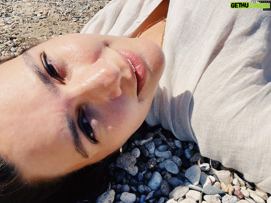 Bergüzar Korel Instagram - kırka son on.