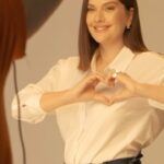 Bergüzar Korel Instagram - #hepsiburadabaslar diyebilir miyiz🤗 Son 1 🤫 Takipte kalın🧡 #işbirliği
