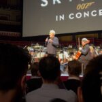 Bergüzar Korel Instagram - Haftalık #dump SKYFALL’u canlı Royal Philharmonic Orchestra eşliğinde izlemek, Sam Mendes’i sahnede görmek,geleneksel Peppa Pig sabahları, Winter Wonderland açılışı,sonbahar renklerine çıldırmak,Phillies’de acı sabah kahvesi,16:30’da bastıran karanlık,hala ayaklarımı sımsıcacık tutan ayakkabıyı bulamamış olmak,kaşındırmayan içlik arayışı,akşam sekizde çocukları uyuturken onlardan önce bayılmak,kapanış.