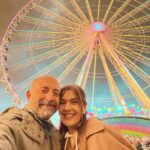 Bergüzar Korel Instagram - Haftalık #dump SKYFALL’u canlı Royal Philharmonic Orchestra eşliğinde izlemek, Sam Mendes’i sahnede görmek,geleneksel Peppa Pig sabahları, Winter Wonderland açılışı,sonbahar renklerine çıldırmak,Phillies’de acı sabah kahvesi,16:30’da bastıran karanlık,hala ayaklarımı sımsıcacık tutan ayakkabıyı bulamamış olmak,kaşındırmayan içlik arayışı,akşam sekizde çocukları uyuturken onlardan önce bayılmak,kapanış.