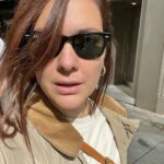 Bergüzar Korel Instagram – Telefonu ters çevirip 0,5 çekince #bigben oluyorsunuz arkadaşlar kesin bilgi.