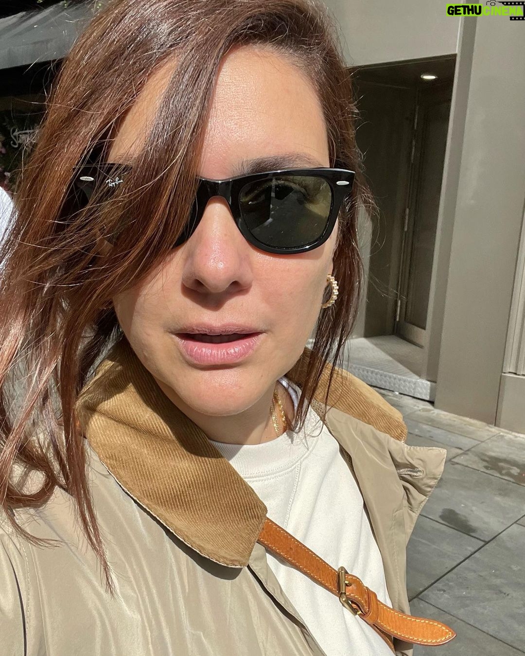 Bergüzar Korel Instagram - Telefonu ters çevirip 0,5 çekince #bigben oluyorsunuz arkadaşlar kesin bilgi.