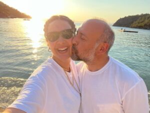 Bergüzar Korel Instagram - Our routine 🌅

#nofilter