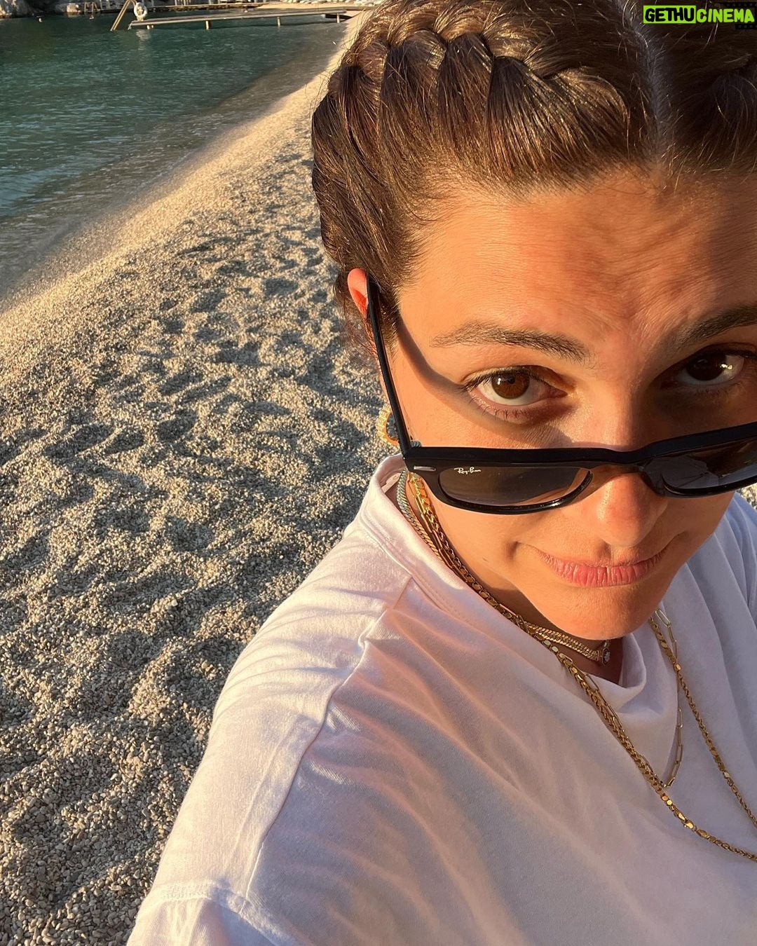Bergüzar Korel Instagram - #photodump böyle bişey mi?