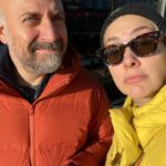 Bergüzar Korel Instagram – 24 saatliğine VIZ AIR ile Londra’ya gelen bir birey.
Havadan başka bi vız air geçiyo mu diye bakıyo,geçene atlayıp gidecek bi kaç saat sonra öyle bi hayat,espiri reisler lütfen vız gelir tırıs gider espirisi için kendinizi tutunuz,teşekkürler.