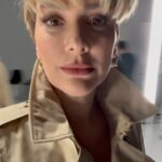 Bergüzar Korel Instagram - #tbt günüyse madem @lofficielturkiye kamera arkamızdan bir kaç an🤎 Aşırı havalı diiller mi yahu? @serkanaltunorak @canercindoruk