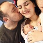 Bergüzar Korel Instagram - İyi ki doğdun oğlum. Kıymetlim, İlk göz ağrım. Bu dünyayı cennet yaptın bana. Seninle dönüştüm,büyüdüm.. Varlığın bir hediye ailemize. Kardeşlerin ve biz çok şanslıyız. Sana olan sevgimi anlatmaya bildiğim hiçbir kelime yetmiyor. Sağlıkla,mutlulukla hep elele hep birlikte oğlum. İyi ki doğmuşsun.