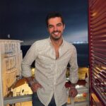 Berk Atan Instagram - 2022 sen bizi böyle gülümset gerisini biz hallederiz 🥳