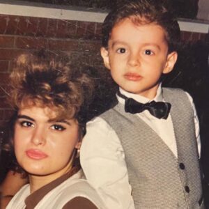 Berk Atan Instagram - Benim güzel koruyucu meleğim. Allah seni ailemizin başından eksik etmesin. Sevgin,şefkatin ve duaların benim en büyük gücüm ♥️ #9mayısannelergünü