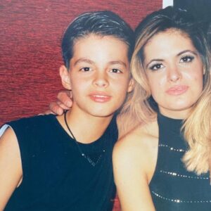 Berk Atan Instagram - Benim güzel koruyucu meleğim. Allah seni ailemizin başından eksik etmesin. Sevgin,şefkatin ve duaların benim en büyük gücüm ♥️ #9mayısannelergünü