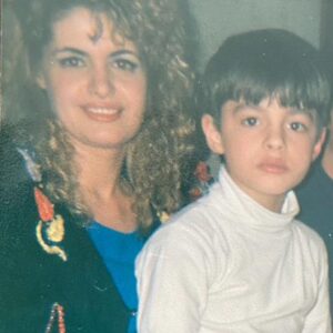 Berk Atan Instagram - Benim güzel koruyucu meleğim. Allah seni ailemizin başından eksik etmesin. Sevgin,şefkatin ve duaların benim en büyük gücüm ♥️ #9mayısannelergünü