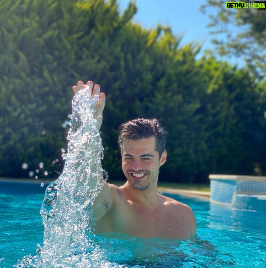 Berk Atan Instagram - Su çok güzel gelsene.