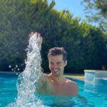Berk Atan Instagram – Su çok güzel gelsene.