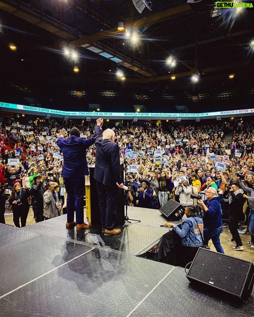 Bernie Sanders Instagram - Let me thank the 4,000+ people in the great city of Chicago who joined us this evening to hear about the need to turn out and vote in this election for @brandon4chicago. It matters who becomes mayor of Chicago, because we need someone in the mayor's office who finally understands that we need not only job creation, but that we need jobs that provide workers with decent wages, decent benefits, with decent schedules and working conditions, and that candidate is the son of the working class — Brandon Johnson. Brandon understands what you and I know to be true — that we can bring our people together to fight for a city and a government that works for all of us, not just a handful of people at the very top. THANK YOU, CHICAGO! Credit Union 1 Arena at UIC