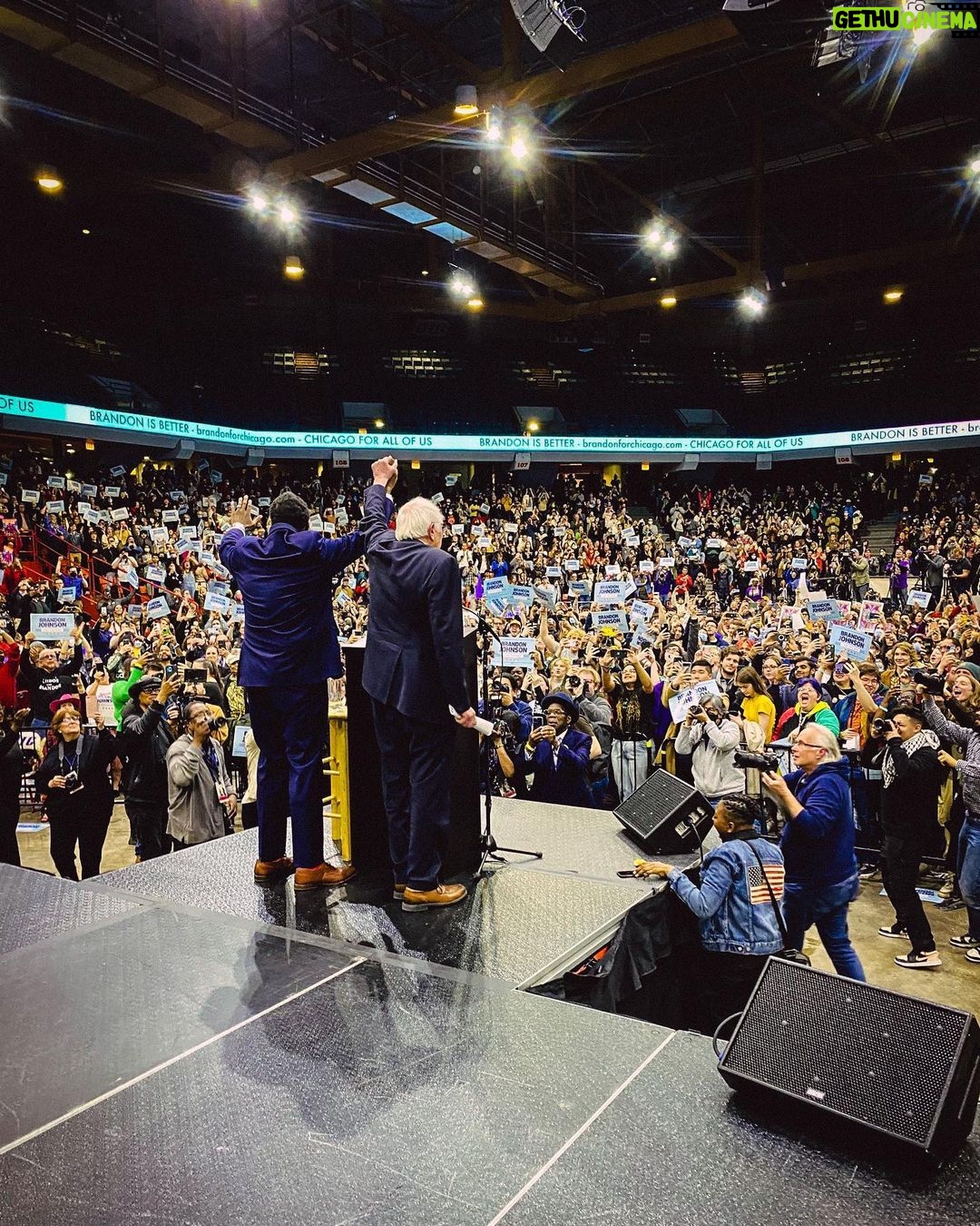 Bernie Sanders Instagram - Let me thank the 4,000+ people in the great city of Chicago who joined us this evening to hear about the need to turn out and vote in this election for @brandon4chicago. It matters who becomes mayor of Chicago, because we need someone in the mayor's office who finally understands that we need not only job creation, but that we need jobs that provide workers with decent wages, decent benefits, with decent schedules and working conditions, and that candidate is the son of the working class — Brandon Johnson. Brandon understands what you and I know to be true — that we can bring our people together to fight for a city and a government that works for all of us, not just a handful of people at the very top. THANK YOU, CHICAGO! Credit Union 1 Arena at UIC